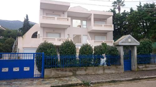  Blue Villa in Brauron