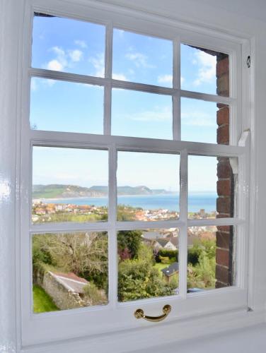The Nags Head - Room only accommodation – Lyme Regis