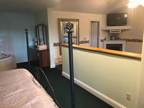 Longhouse Manor B&B in Watkins Glen, USA