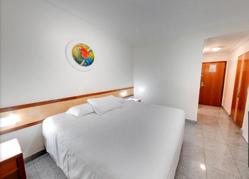 Hotel Taiama Stop at Hotel Taiamã to discover the wonders of Cuiaba. Offering a variety of facilities and services, the hotel provides all you need for a good nights sleep. Facilities like 24-hour front desk, fa