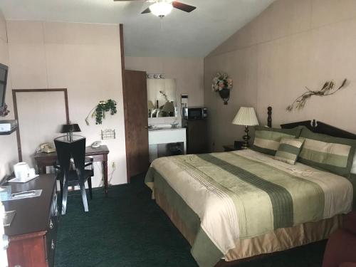 Longhouse Lodge Motel in Watkins Glen, USA
