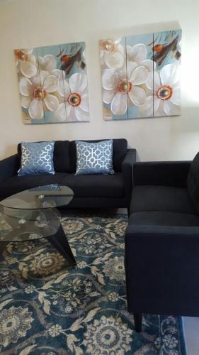 2 BEDROOM / 1 BATH ONLY 9 MILES TO NAVY BASE in 哈加納