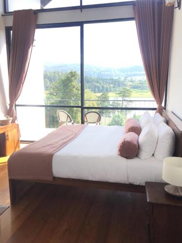 Deluxe Double Room image 8