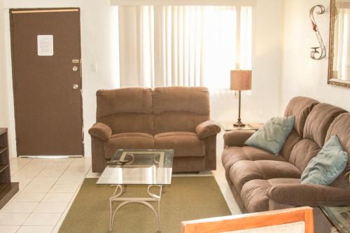 2 BEDROOM / 1 BATH ONLY 5 MINUTES AWAY FROM BANK OF HAWAII, Sinajana (fotografie 6)