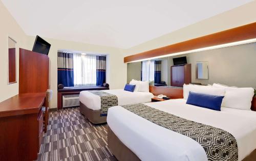 Microtel Inn & Suites by Wyndham Middletown - image 4
