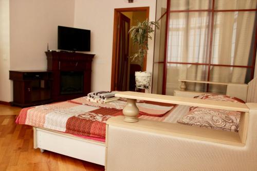 Luxe apartment on Dmytrivska