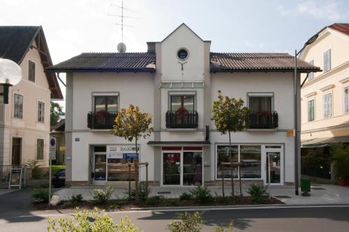 Ferienwohnungen Pickert, Pension in Pörtschach am Wörthersee