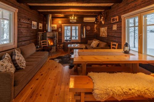 Jagatud salong / TV-ala, Santa's Little Village - Hotel Uitonniemi in Kemijärvi
