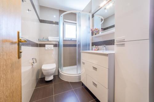 Penthouse Apartment with Three Bedrooms, Balconies and Sea View (6 Adults) image 3