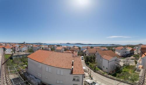 Penthouse Apartment with Three Bedrooms, Balconies and Sea View (6 Adults) image 1