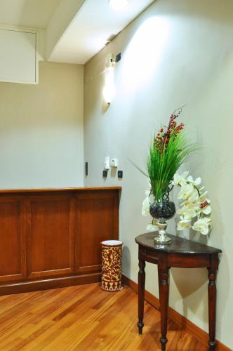 Hotel Twenty Nine - image 6