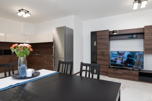 Grand Vitosha Apartments - image 9