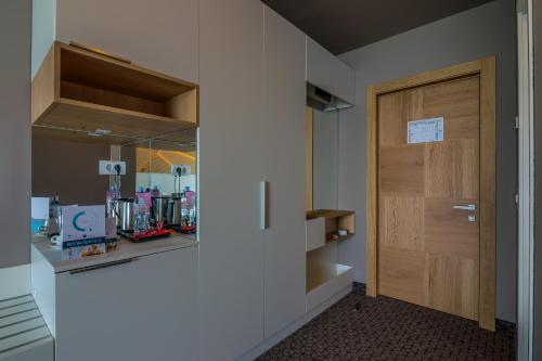 Nyota Hotel & Conference Center - image 12
