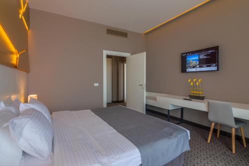 141238176 Nyota Hotel & Conference Center