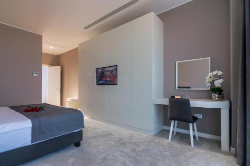 141238292 Nyota Hotel & Conference Center