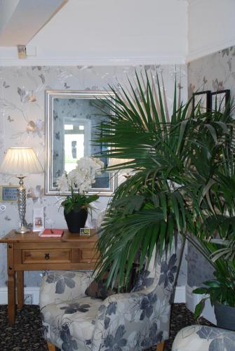 Brincliffe Hotel - image 12