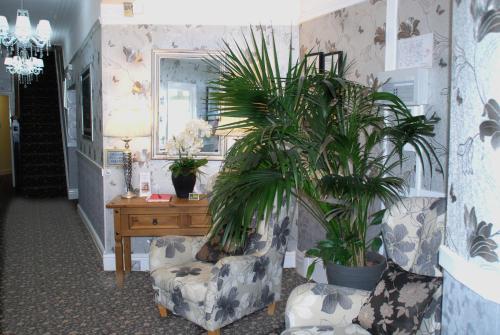 Brincliffe Hotel - image 13