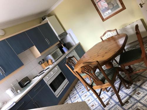 3 bedrooms, 4 beds