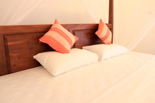 Deluxe Double Room with Balcony image 1