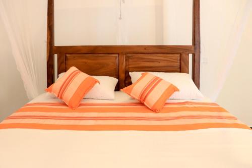 Deluxe Double Room with Balcony image 5