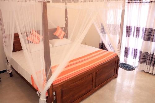 Deluxe Double Room with Balcony image 6