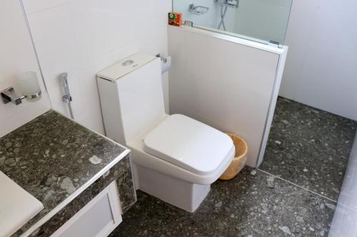 Deluxe Double Room with Balcony image 10