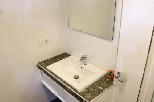 Deluxe Triple Room image 4