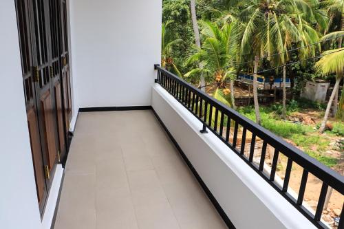 Deluxe Triple Room image 2