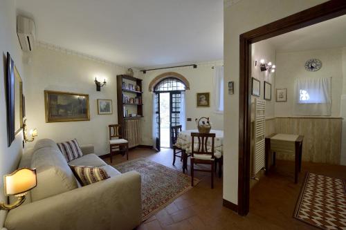 Castelletto Di Montebenichi - image 9