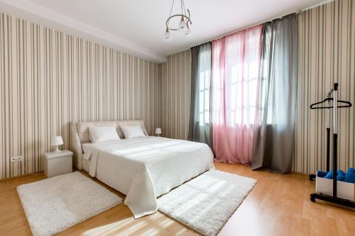 Avrora Apart Center