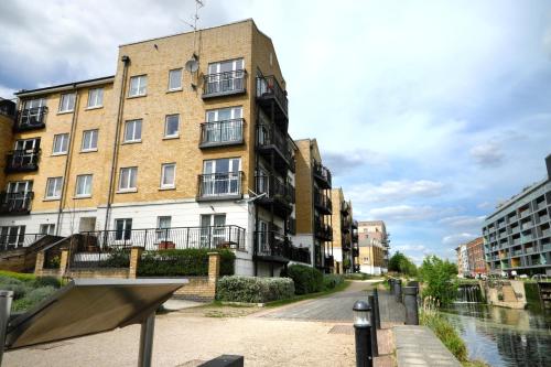 Beautiful Central Family Apartment for 6