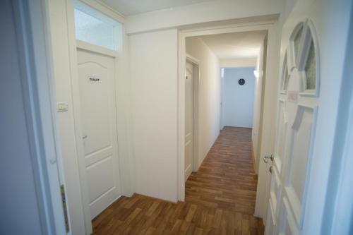 Hostel Larisa - image 8