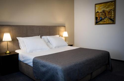 Nest, Drobeta-Turnu Severin (photo 9)