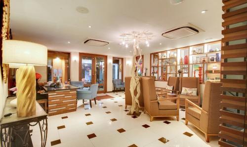 Photo - The Somerset Hotel