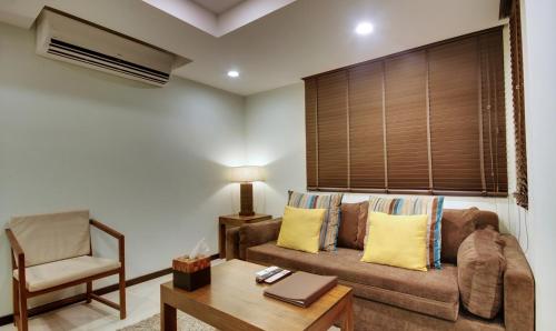 Premier Business Suite (Free Return Airport Transfer, 10% off on Food & Beverage and Complimentary Gym Access) image 10
