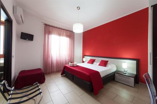 Standard Double or Twin Room image 9