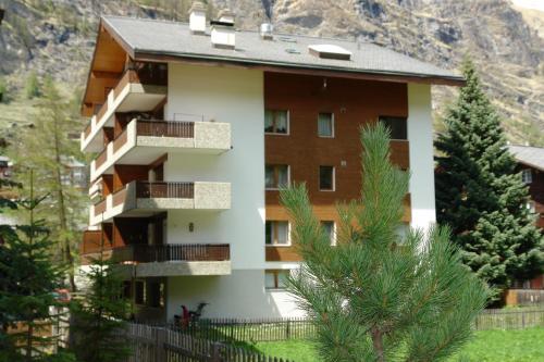 Monazit Appartementhaus Zermatt