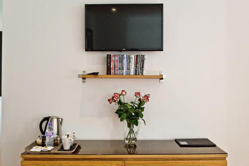 The Cedars Bed & Breakfast - image 9