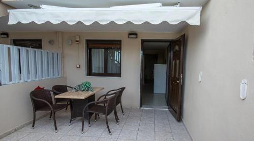 House Kostas on the beach - image 4