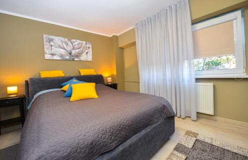Romana Lahovary Studio - image 12