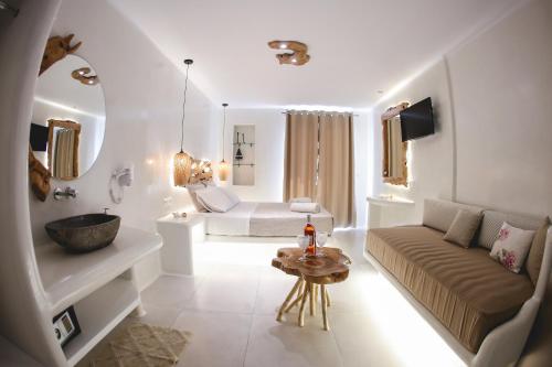 Villa Elina suites and more Villa Elina is perfectly located for both business and leisure guests in Mykonos. The property has everything you need for a comfortable stay. Service-minded staff will welcome and guide you at Villa 