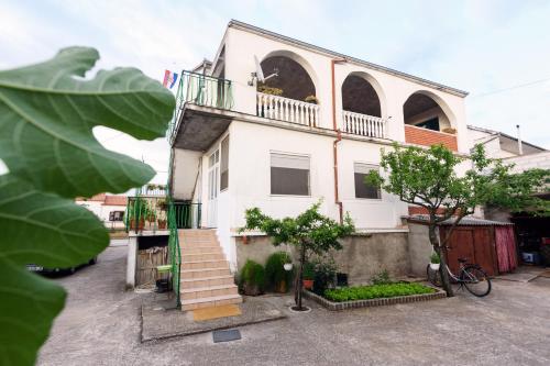  Apartman Lastavica, Unterkunft in Galovac