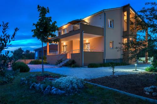 Accommodation in Lozovac