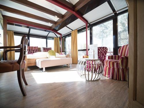 room detail thumbnail 0