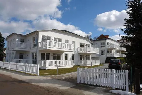 Villen am See - by Rujana in Binz, Deutschland