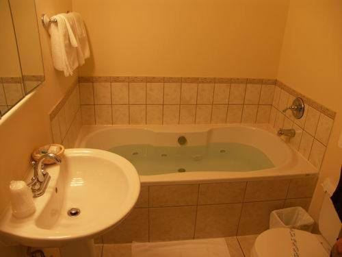 Chalet Beaconsfield Motel in Beaconsfield