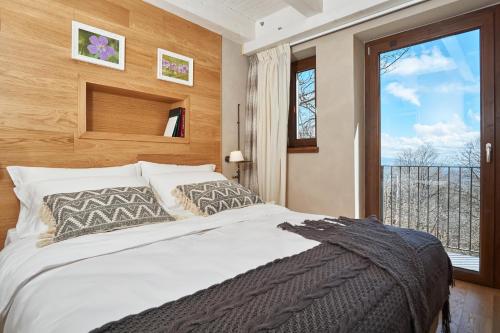 Standard Double or Twin Room with Mountain View