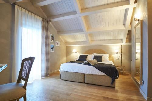 1 king bed, 1 twin bed