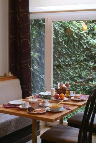 Castelnou Aparthotel - image 14