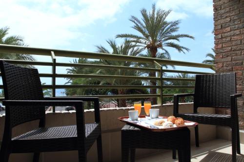 Superior Double or Twin Room with Sea View (2 adults + 1 child) room in Hotel Albahia Alicante